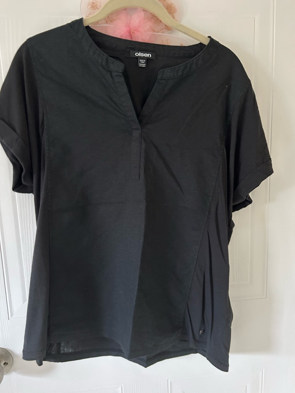 Black Short Sleeve Split-Neck Women's Top